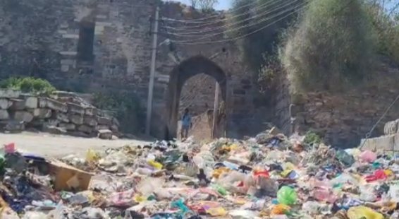 चित्तौड़गढ़ के ऐतिहासिक किले के आसपास सफाई अभियान की माँग
